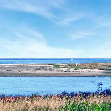 Beautiful In Glesborg With House Sea View בית נופש *